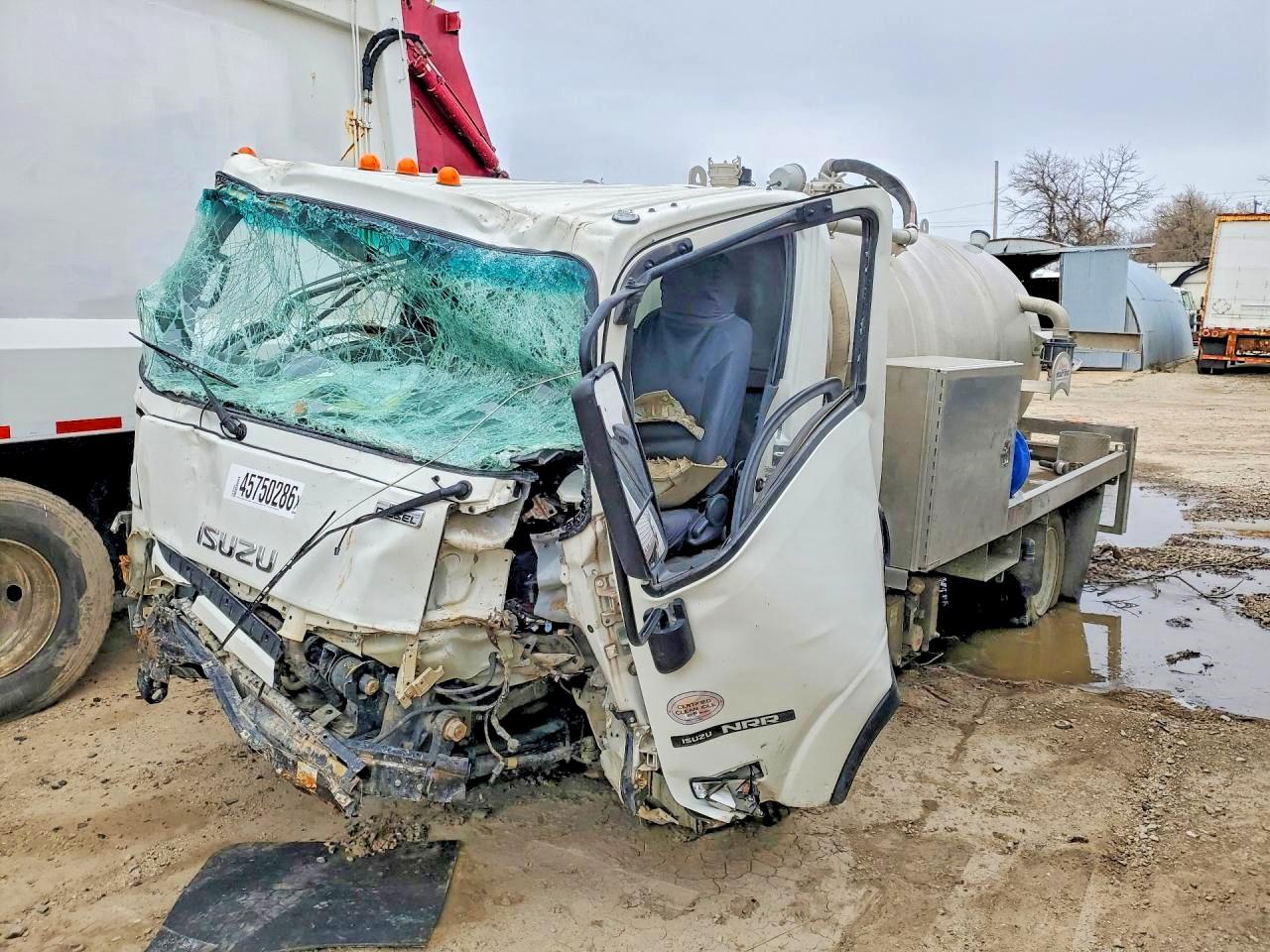 2022 ISUZU NPR