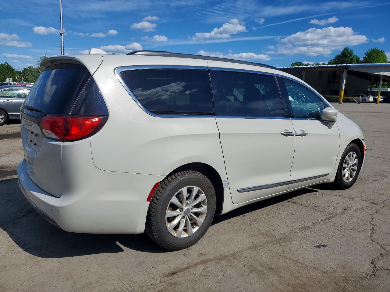 2017 CHRYSLER PACIFICA