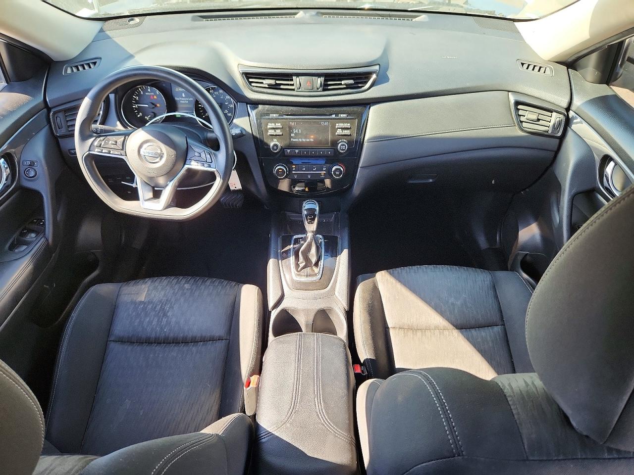 2017 NISSAN ROGUE