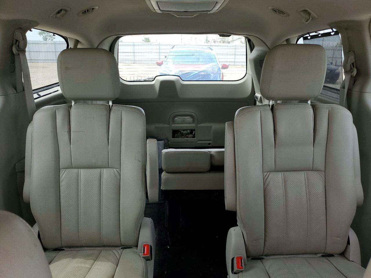 2011 CHRYSLER MINIVAN
