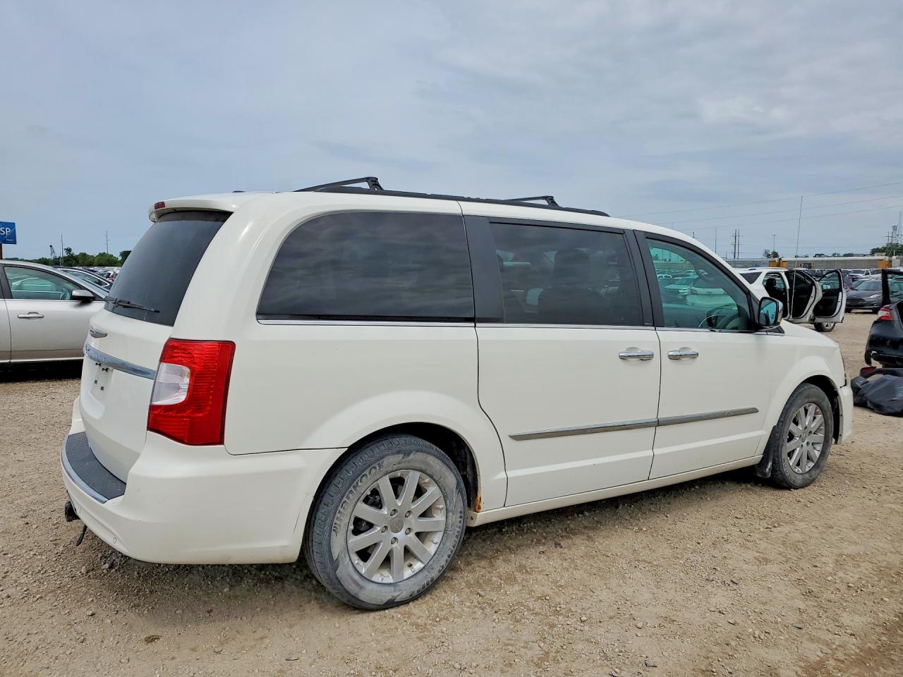 2011 CHRYSLER MINIVAN