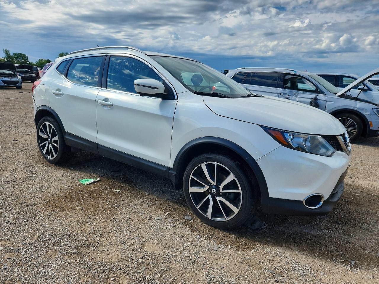 2017 NISSAN ROGUE