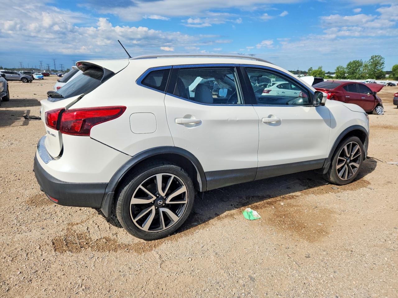 2017 NISSAN ROGUE