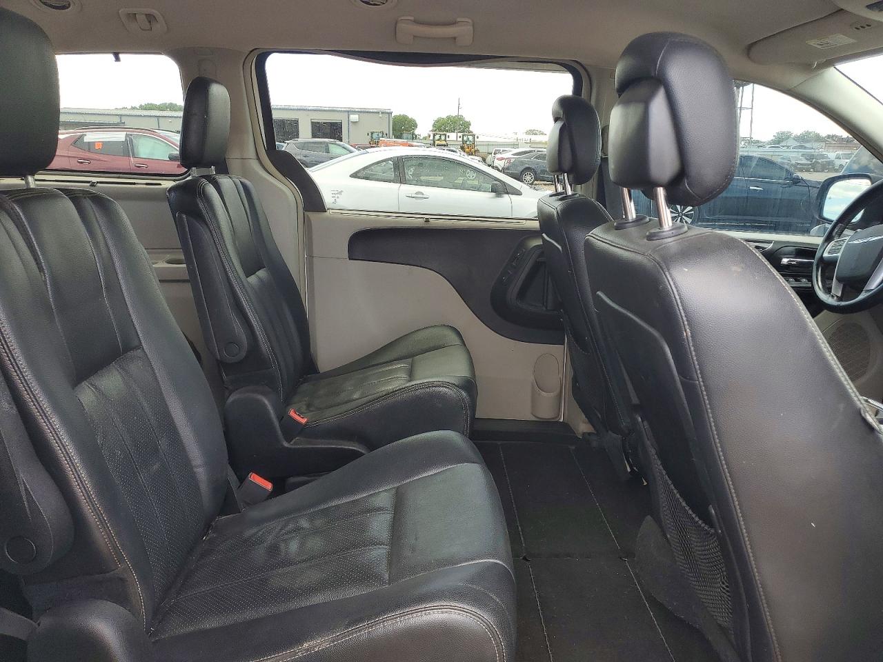 2013 CHRYSLER TOWN & C
