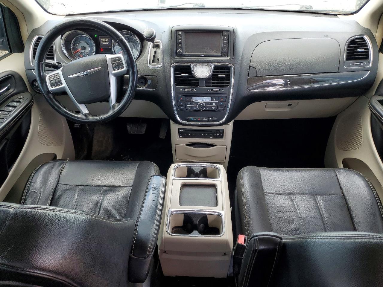 2013 CHRYSLER TOWN & C