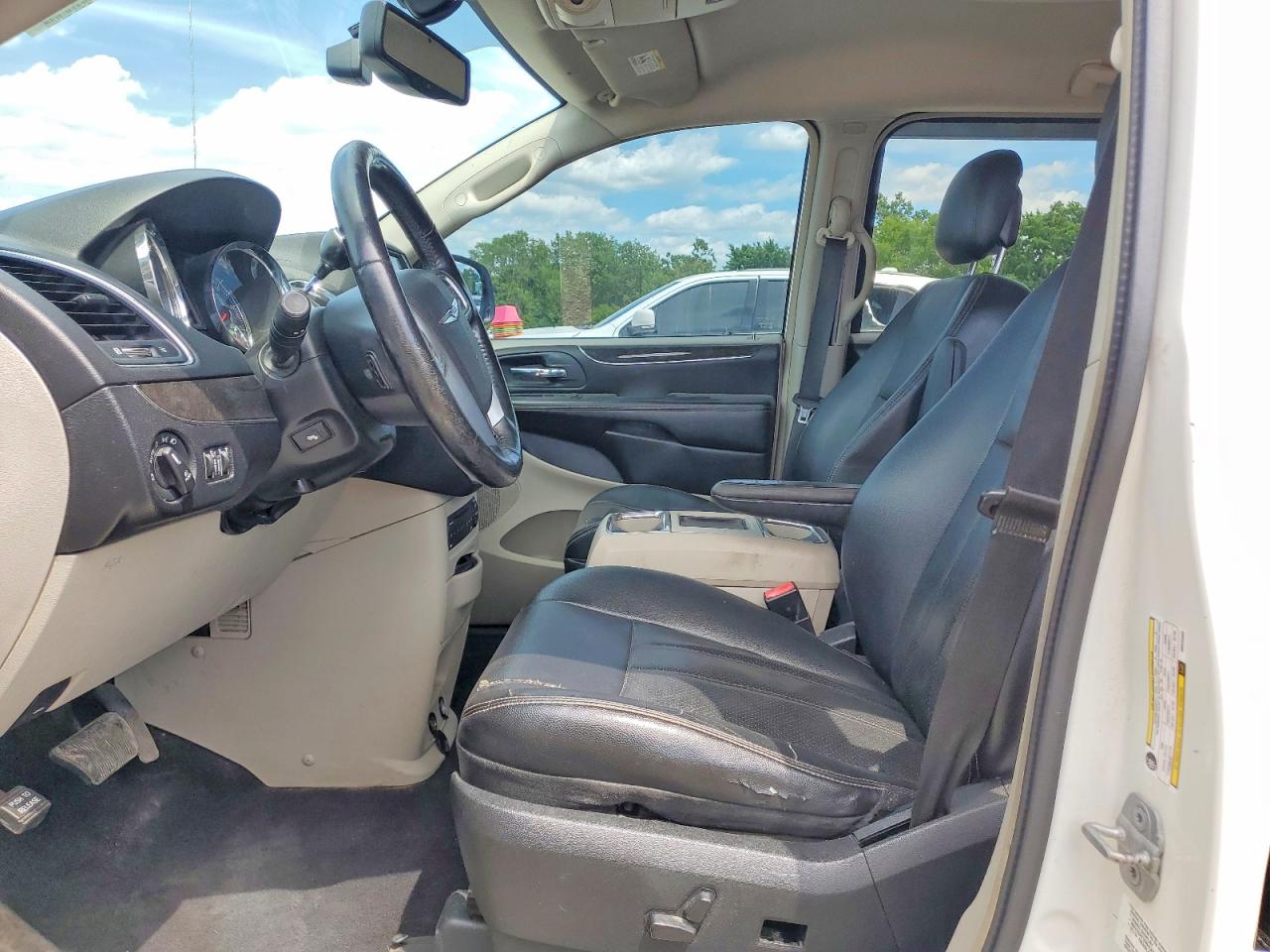2013 CHRYSLER TOWN & C