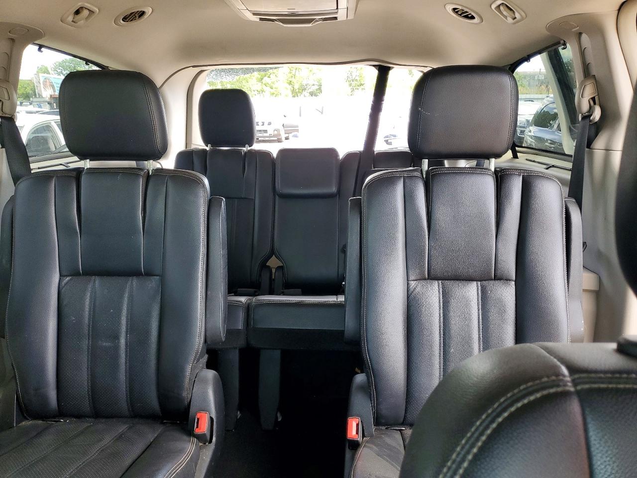 2013 CHRYSLER TOWN & C