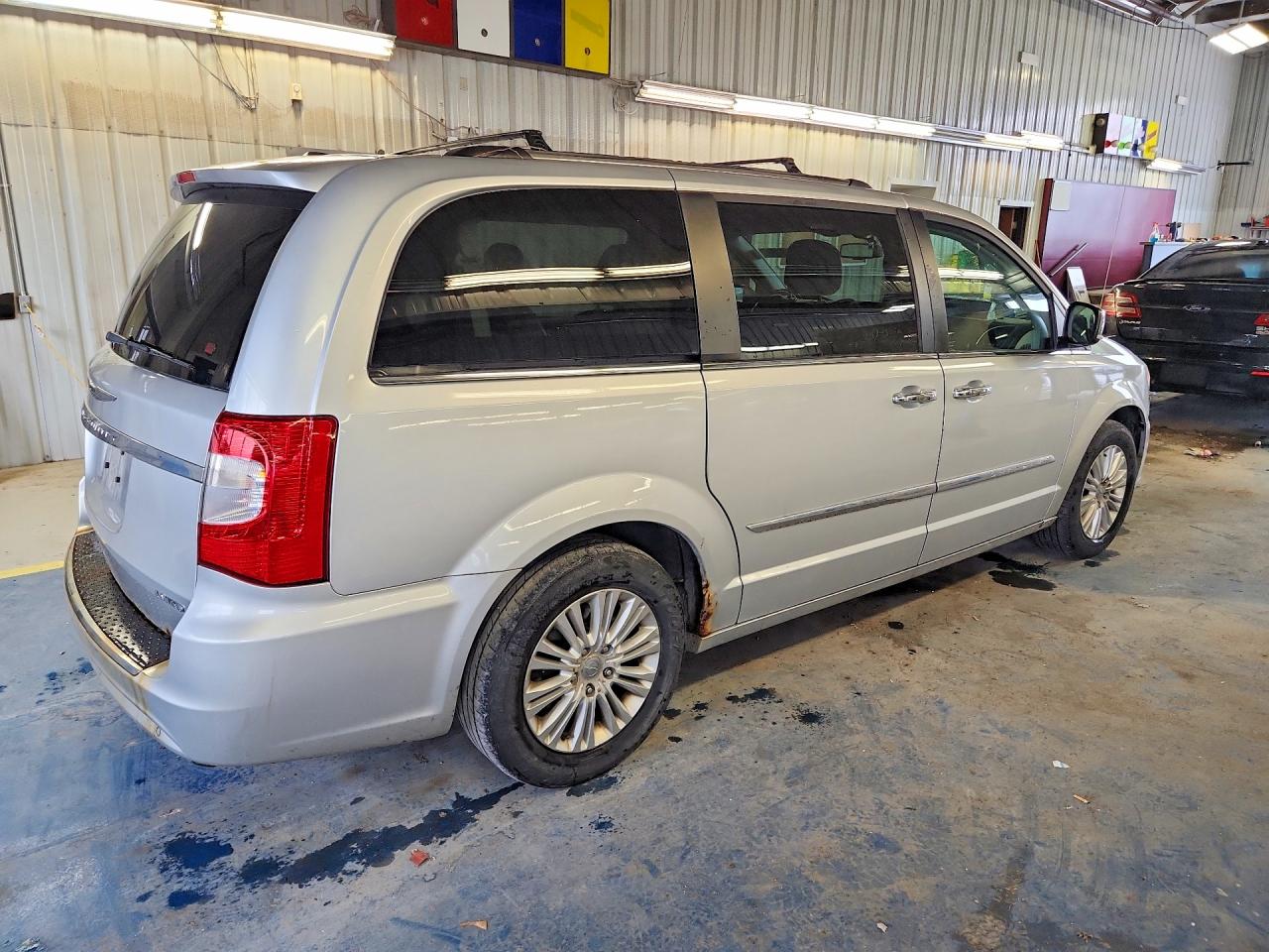 2012 CHRYSLER MINIVAN