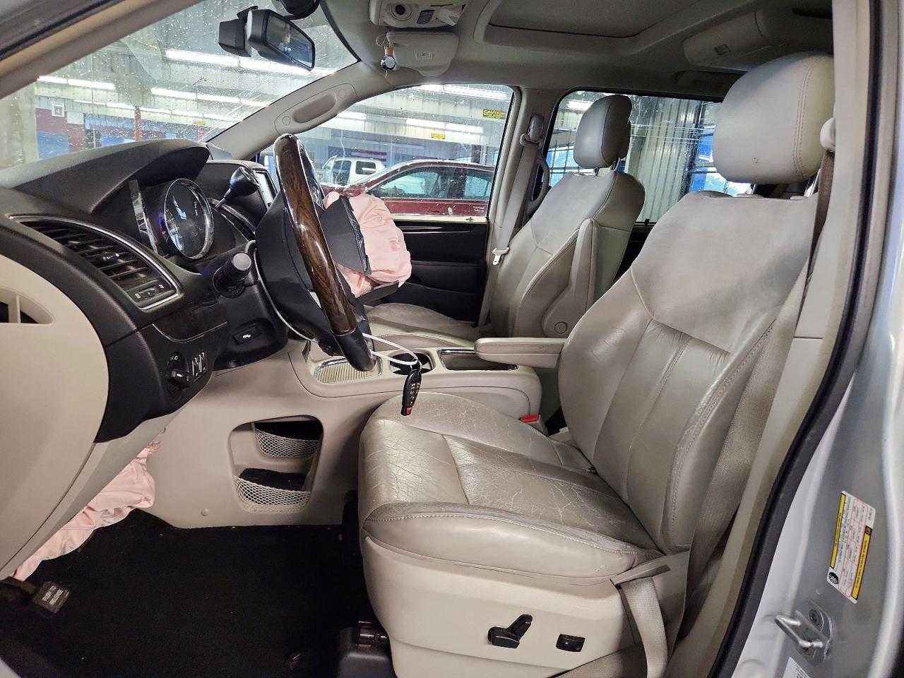 2012 CHRYSLER MINIVAN