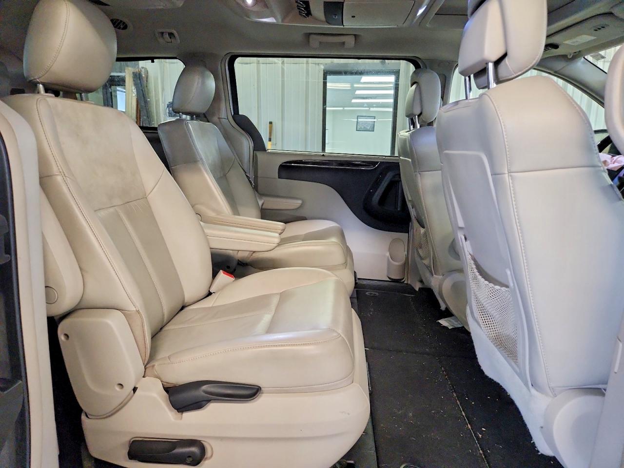 2012 CHRYSLER MINIVAN