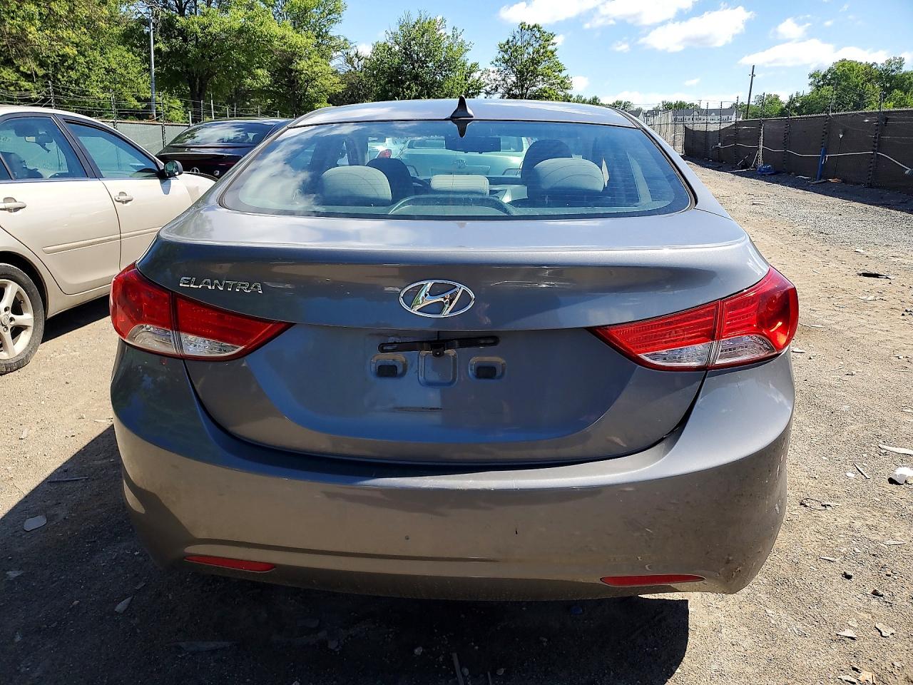2013 HYUNDAI ELANTRA