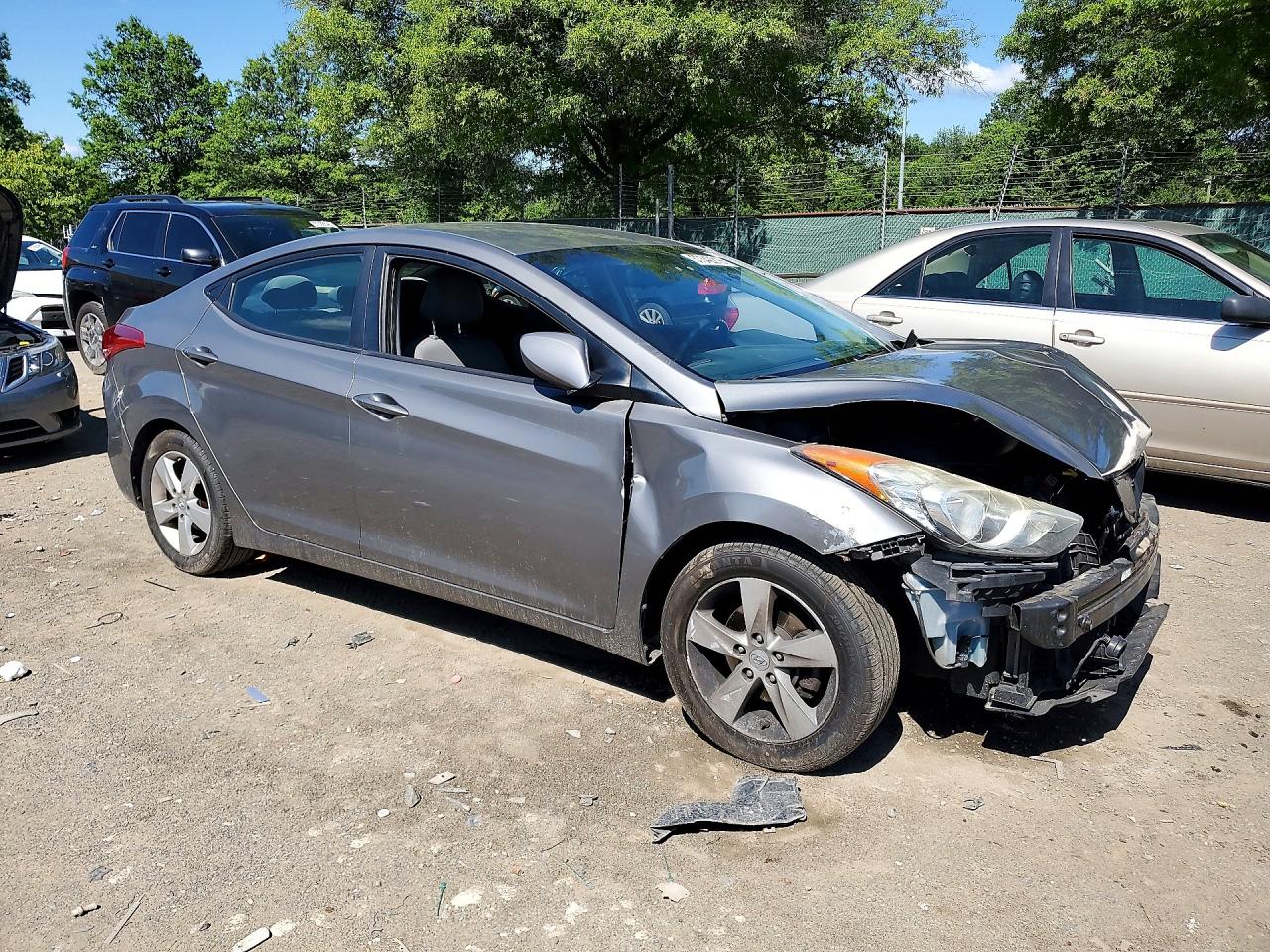 2013 HYUNDAI ELANTRA