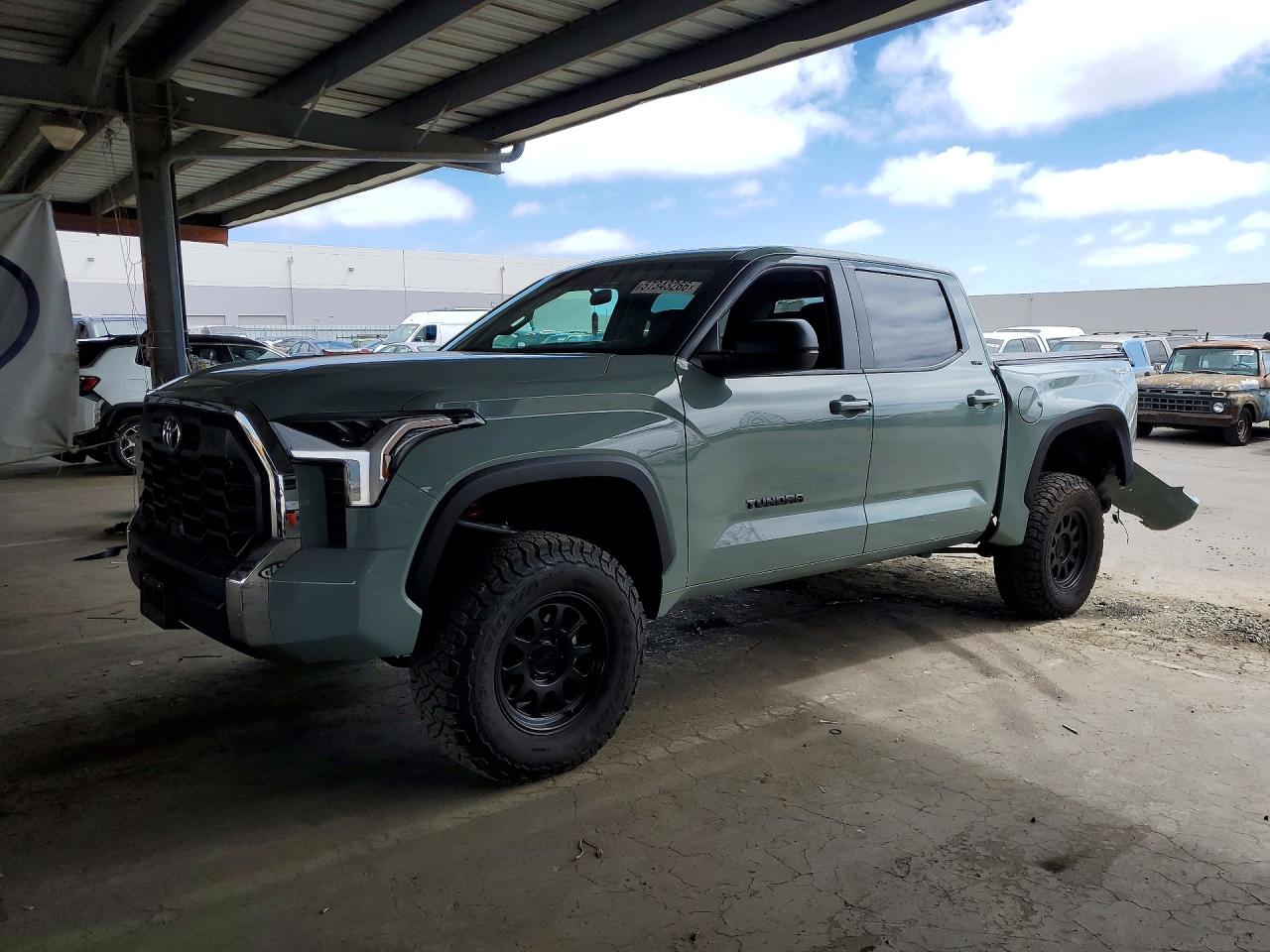 2024 TOYOTA TUNDRA