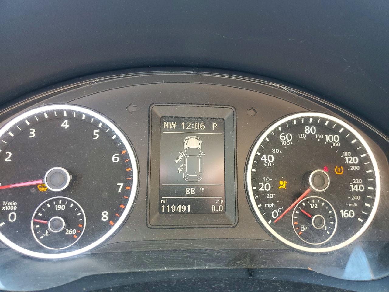 2014 VOLKSWAGEN TIGUAN