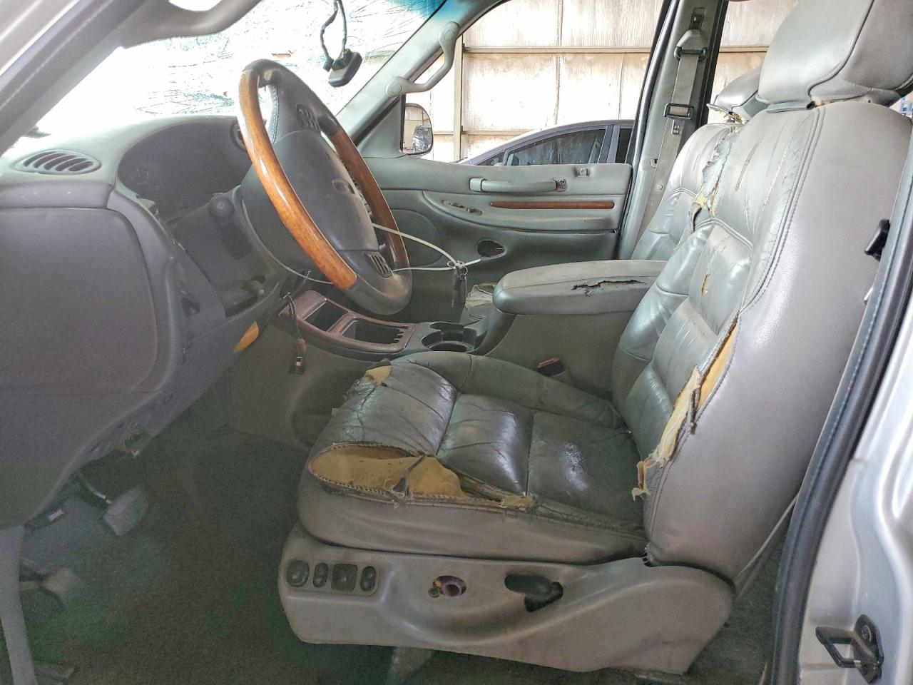 2000 LINCOLN NAVIGATOR