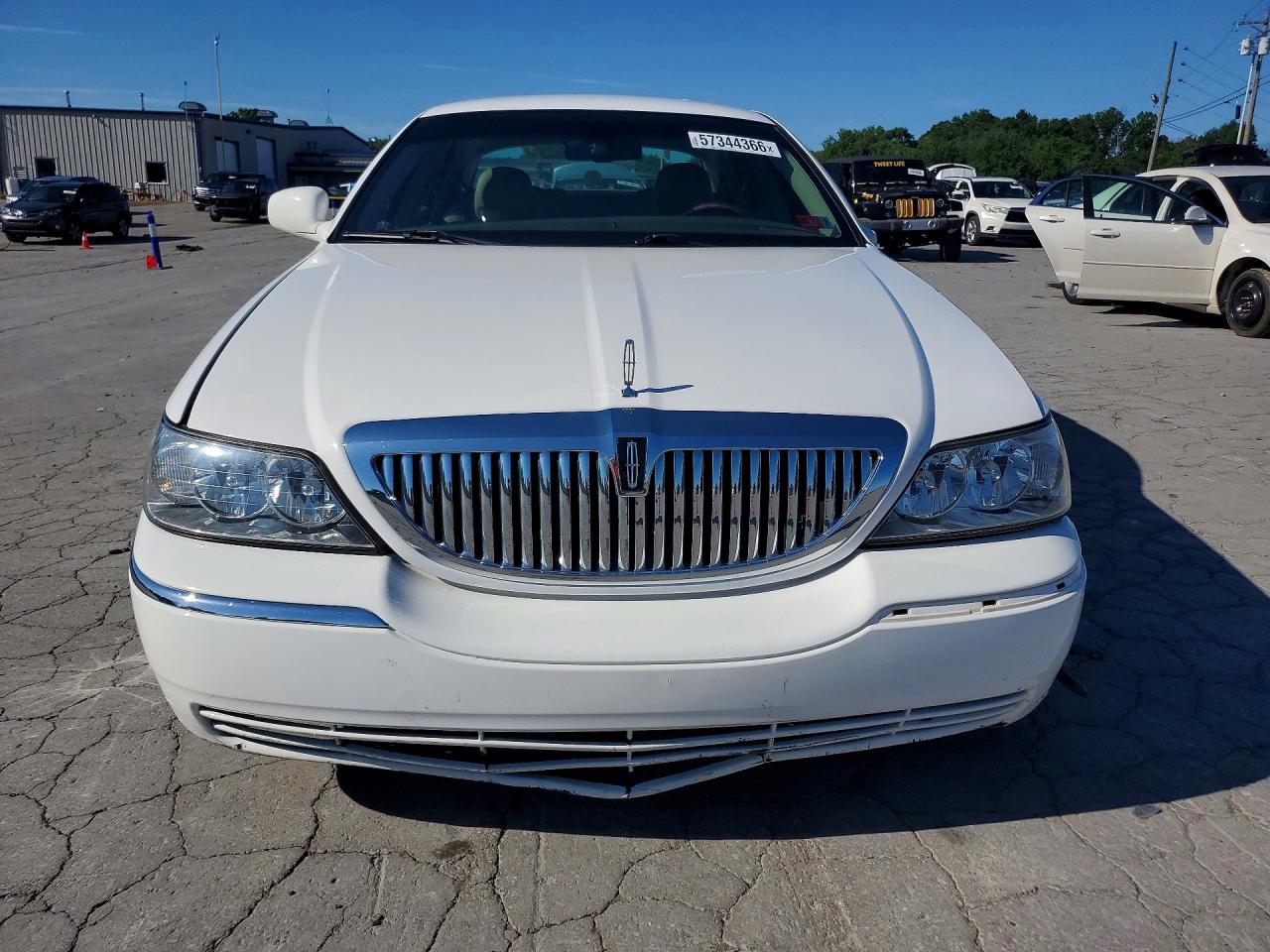 2009 LINCOLN TOWNCAR