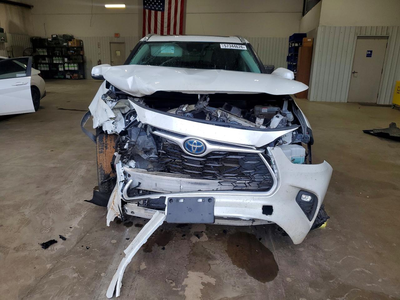 2022 TOYOTA HIGHLANDER