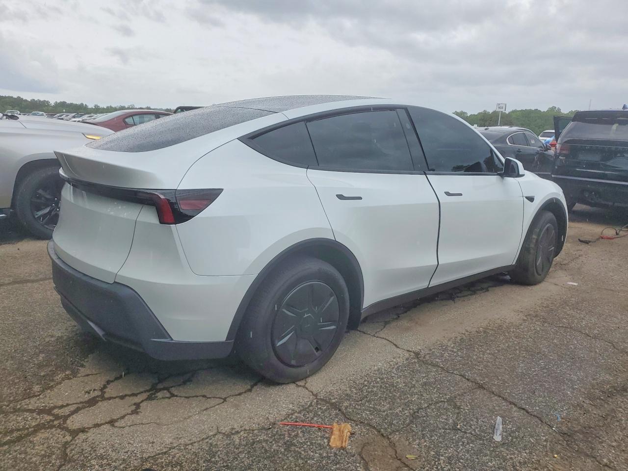 2026 TESLA MODEL Y