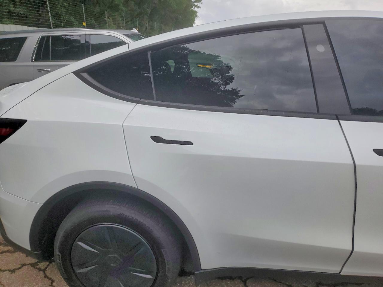 2026 TESLA MODEL Y