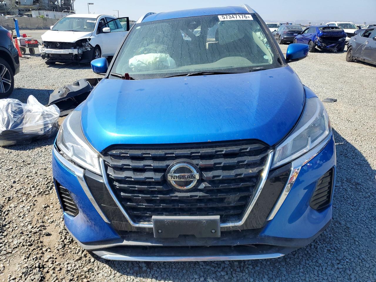 2021 NISSAN KICKS