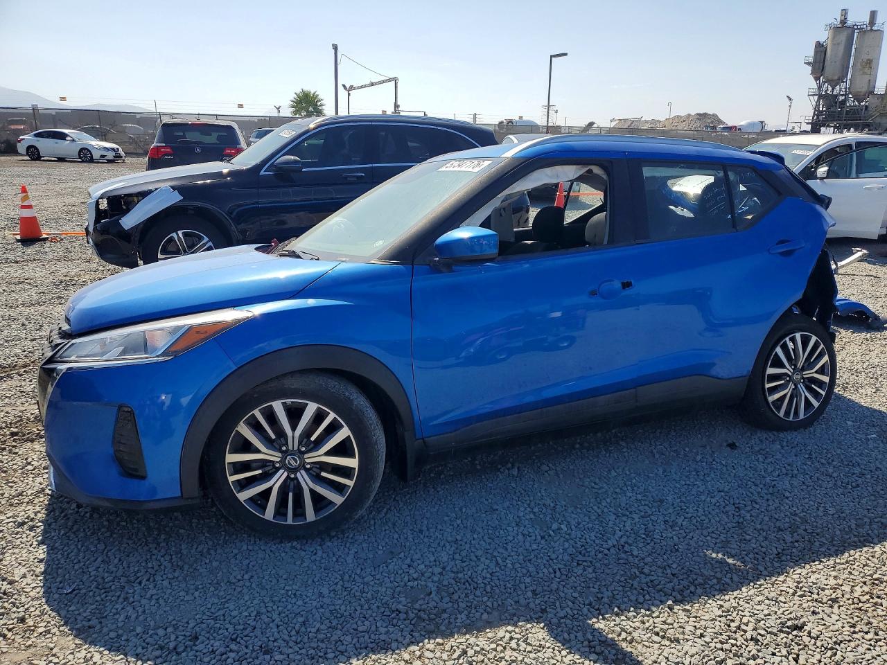 2021 NISSAN KICKS