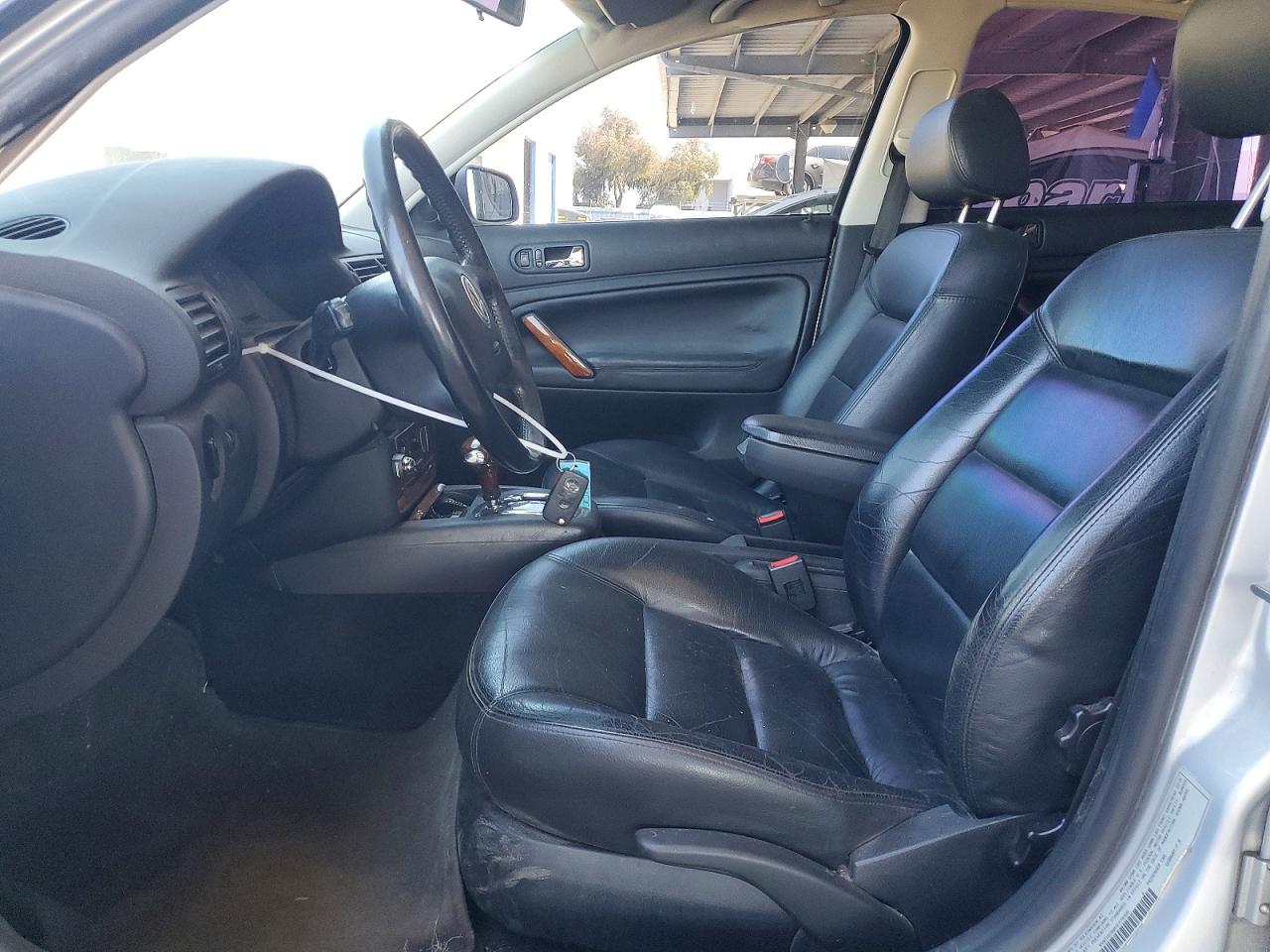 2000 VOLKSWAGEN PASSAT