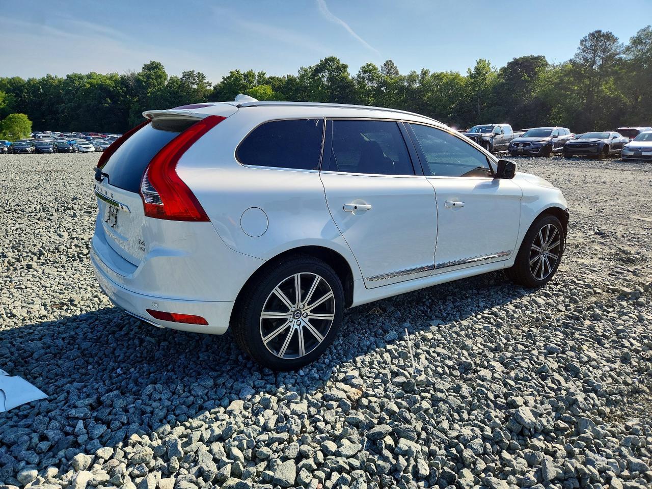 2017 VOLVO XC60