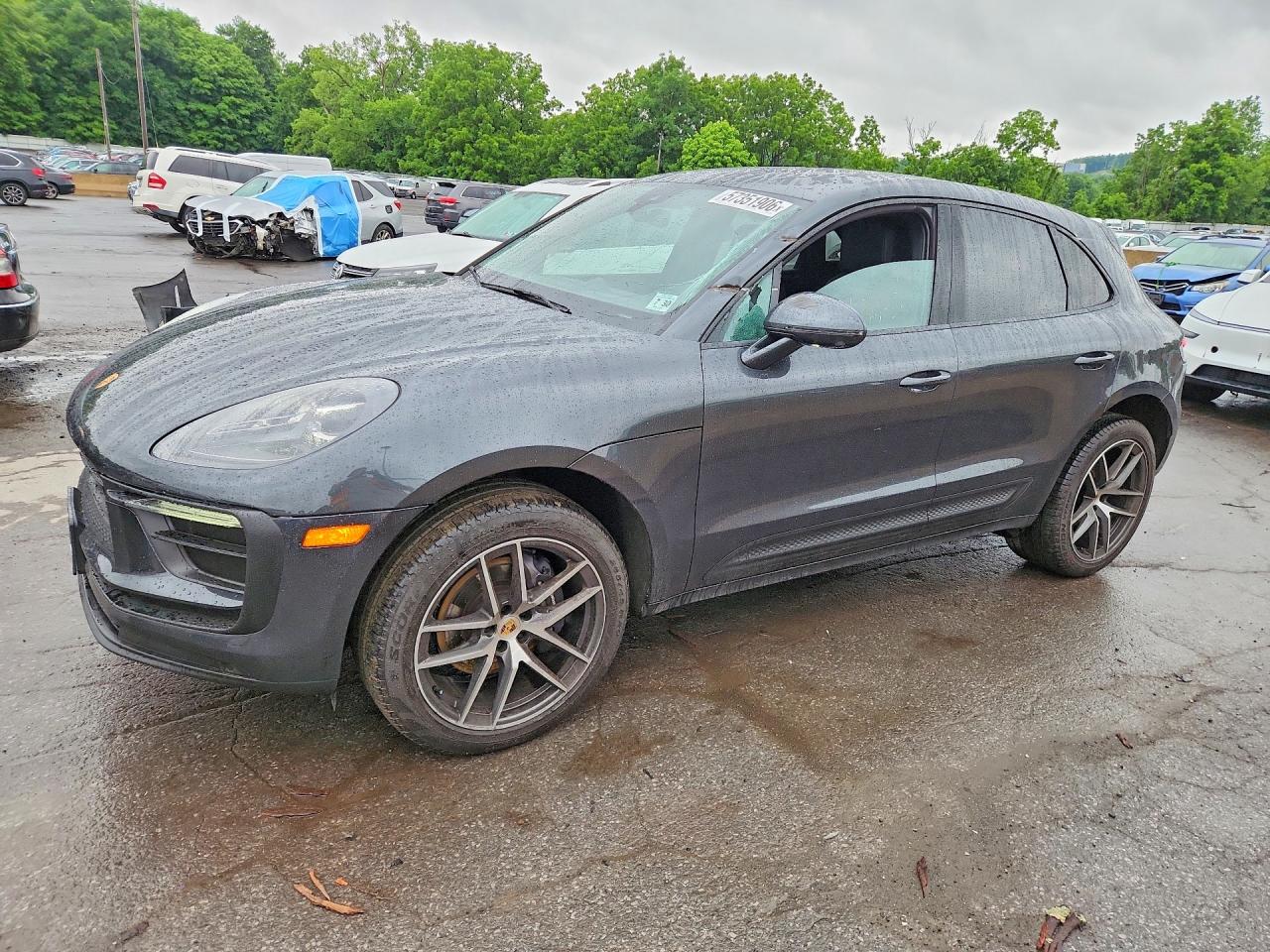 2025 PORSCHE MACAN