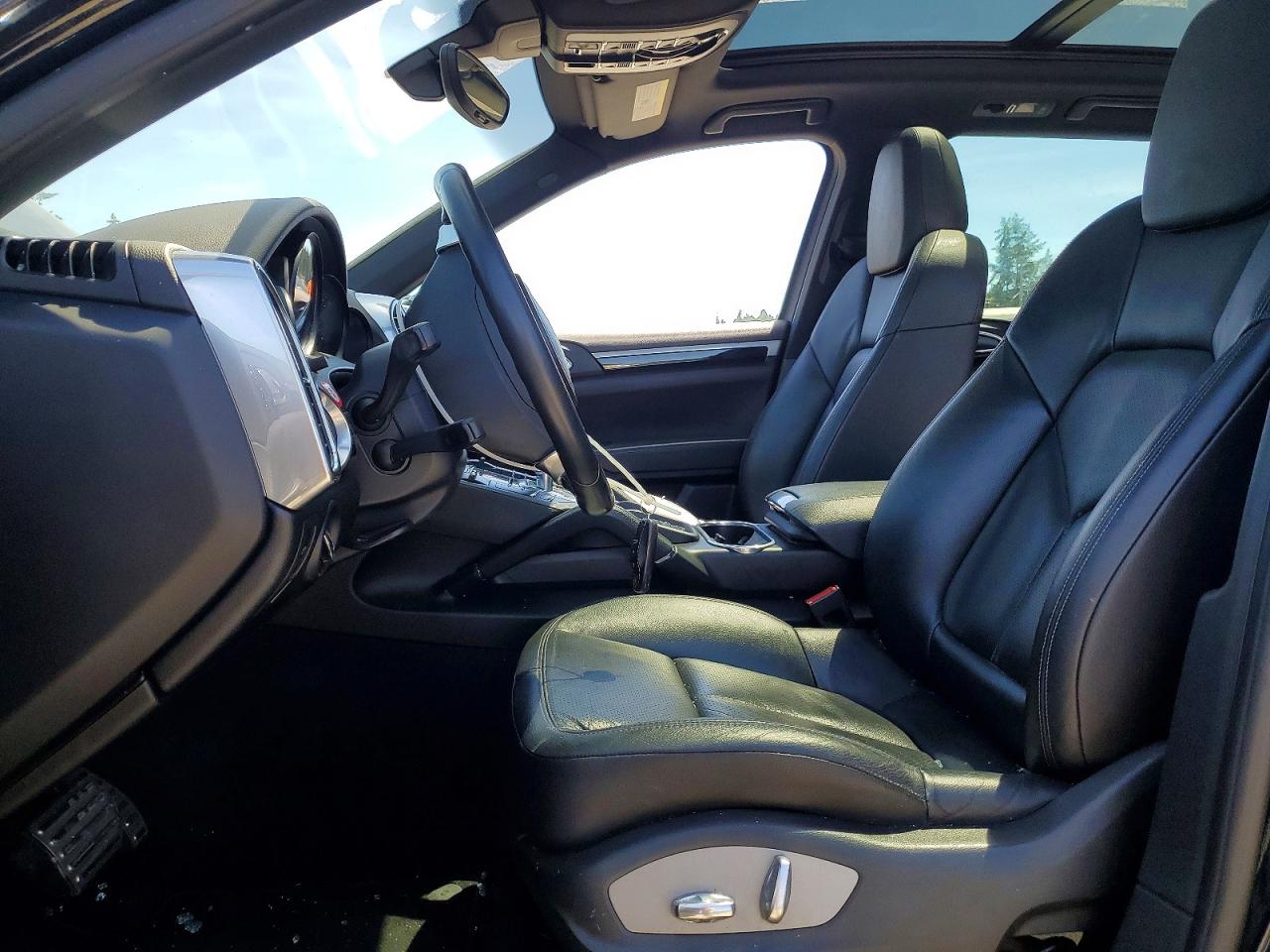 2014 PORSCHE CAYENNE
