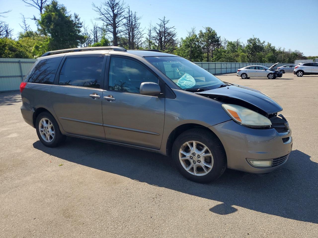 2004 TOYOTA SIENNA
