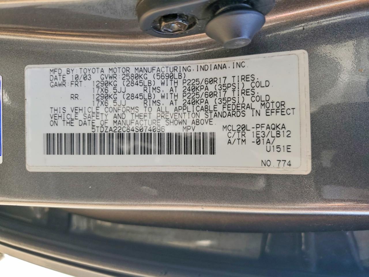 2004 TOYOTA SIENNA