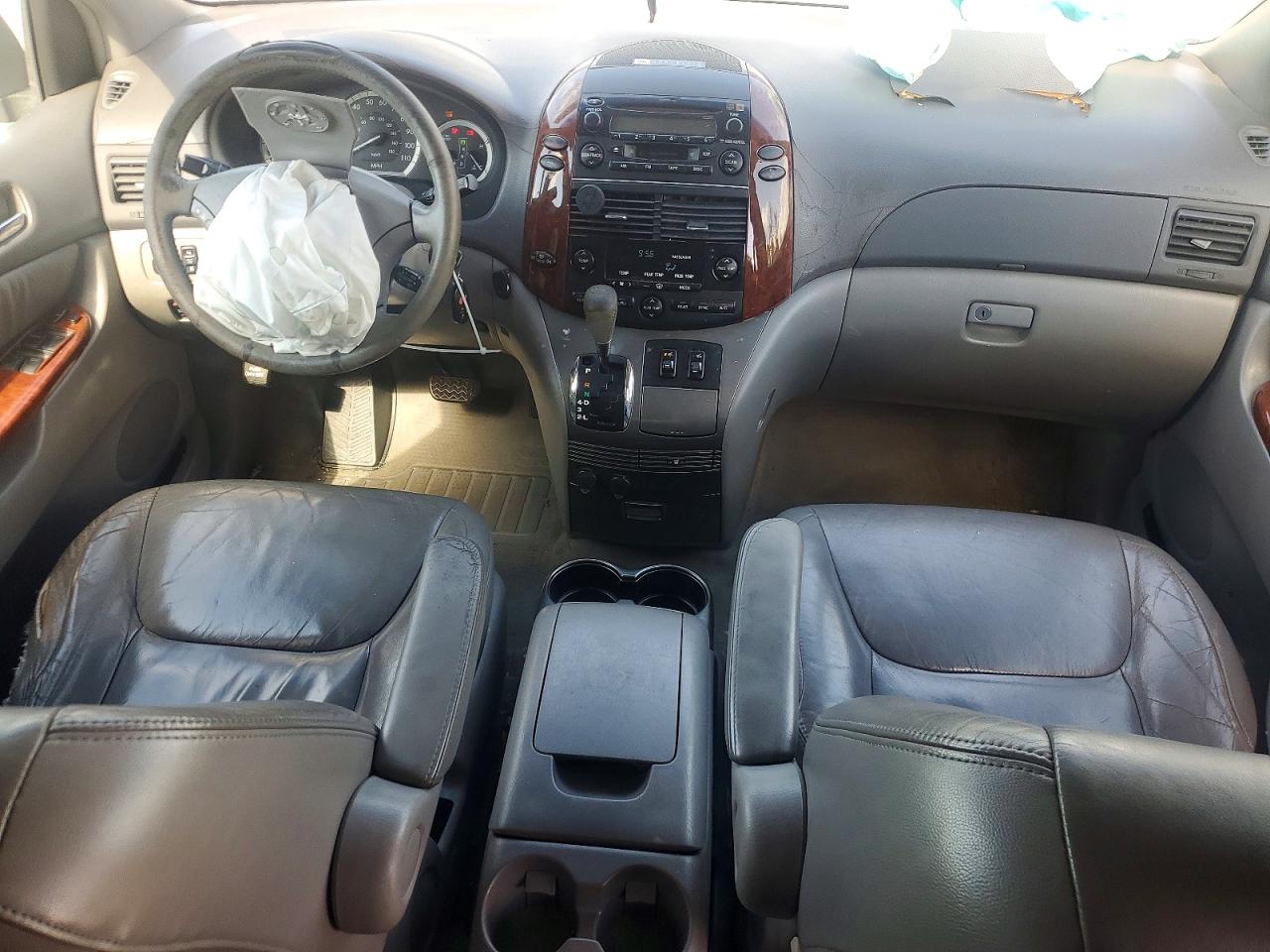 2004 TOYOTA SIENNA