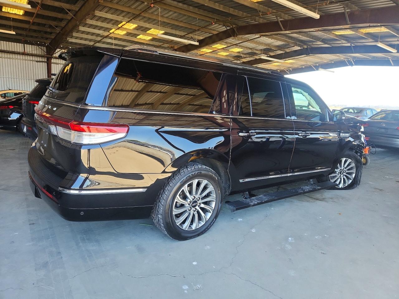 2024 LINCOLN NAVIGATOR