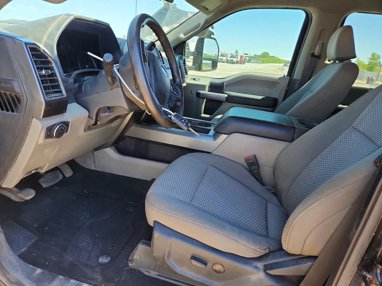 2022 FORD F550