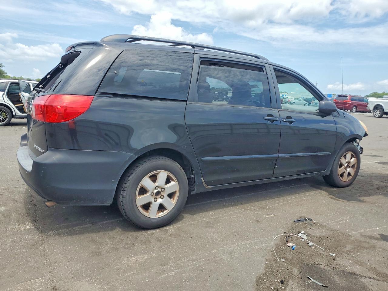 2009 TOYOTA SIENNA