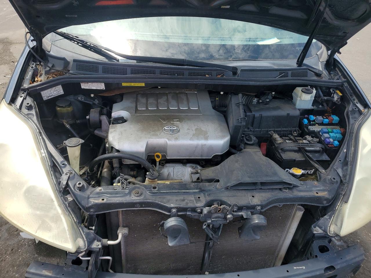 2009 TOYOTA SIENNA