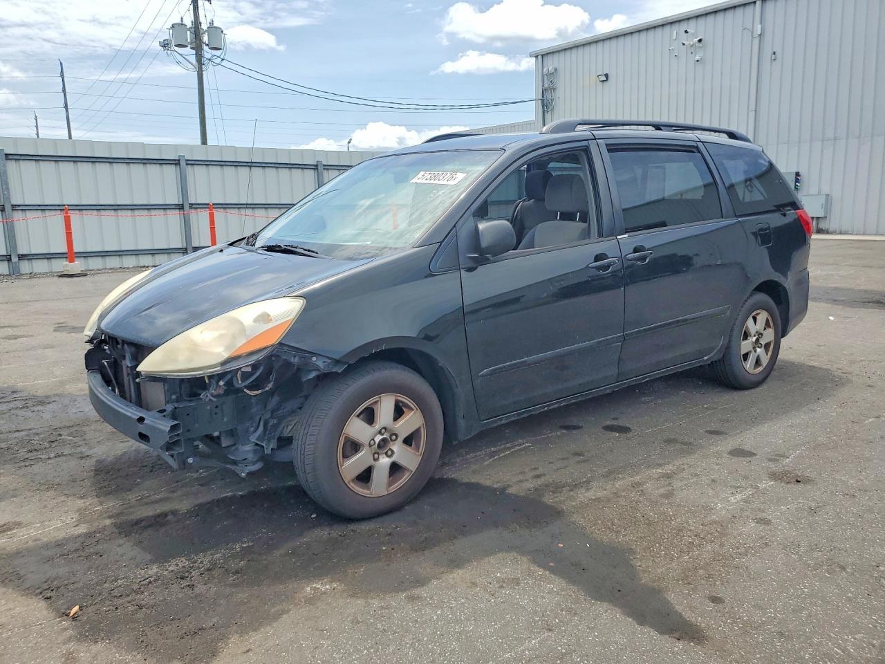 2009 TOYOTA SIENNA