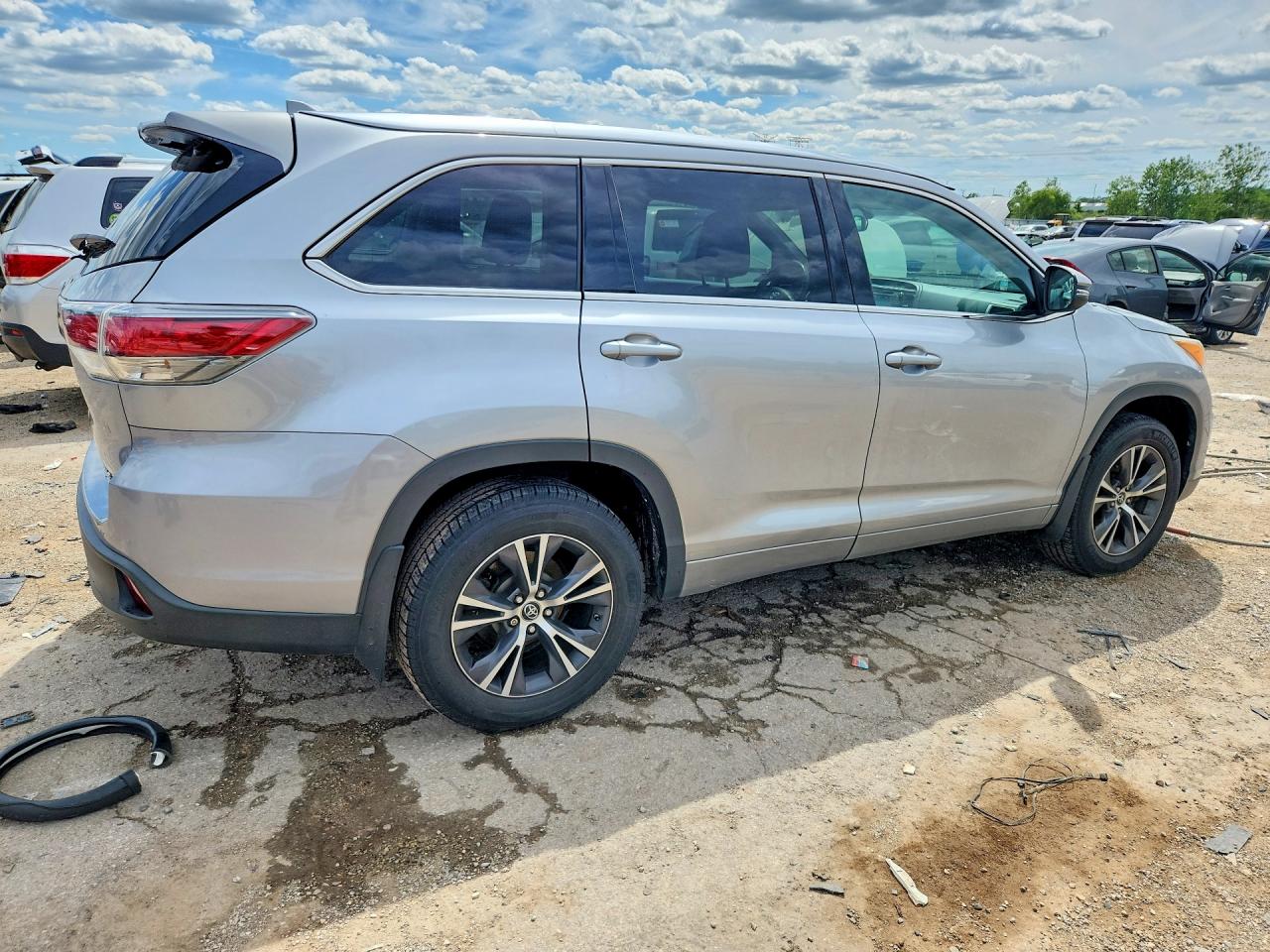 2016 TOYOTA HIGHLANDER