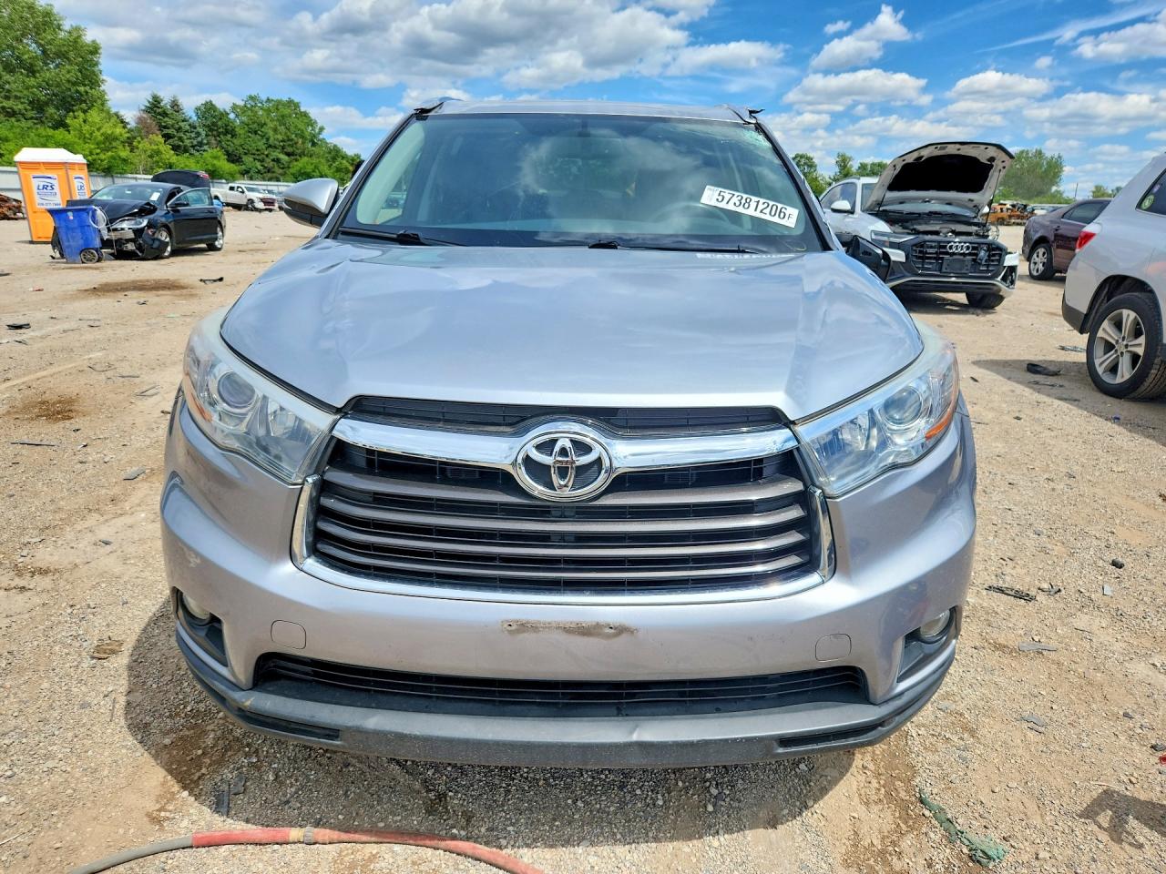 2016 TOYOTA HIGHLANDER