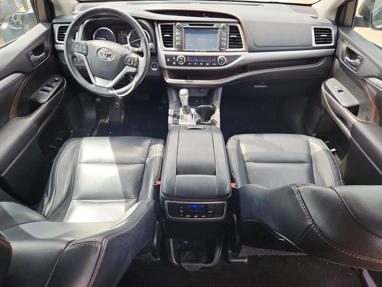 2016 TOYOTA HIGHLANDER
