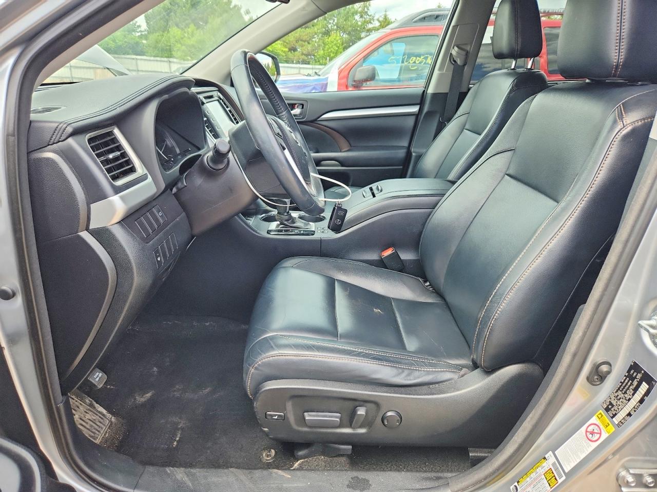 2016 TOYOTA HIGHLANDER