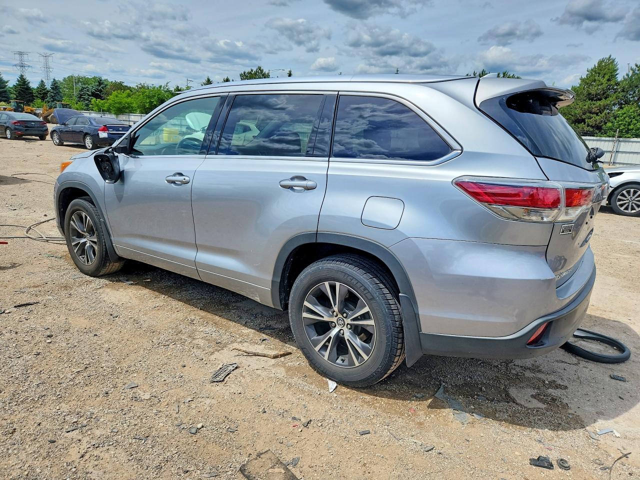 2016 TOYOTA HIGHLANDER