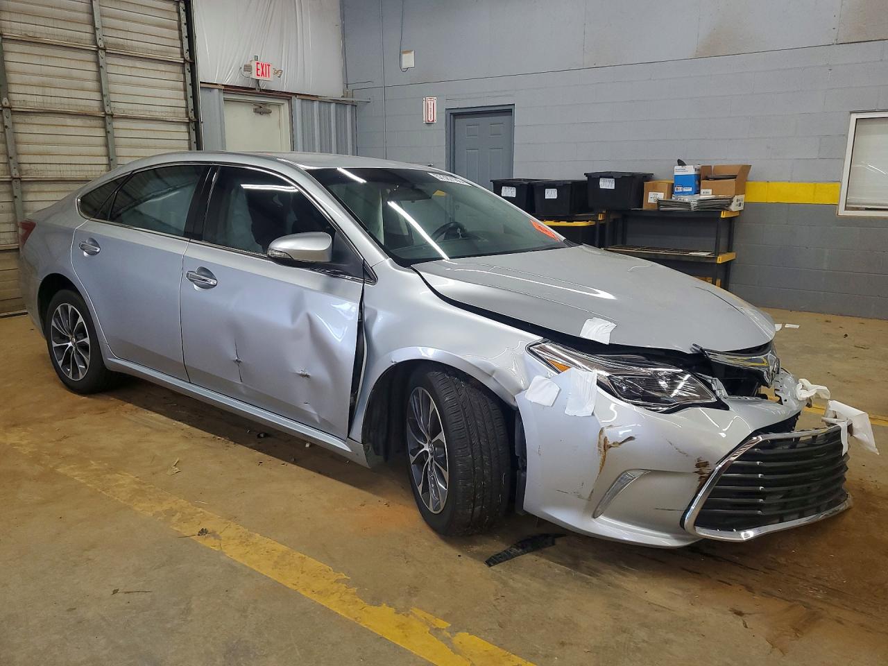 2016 TOYOTA AVALON
