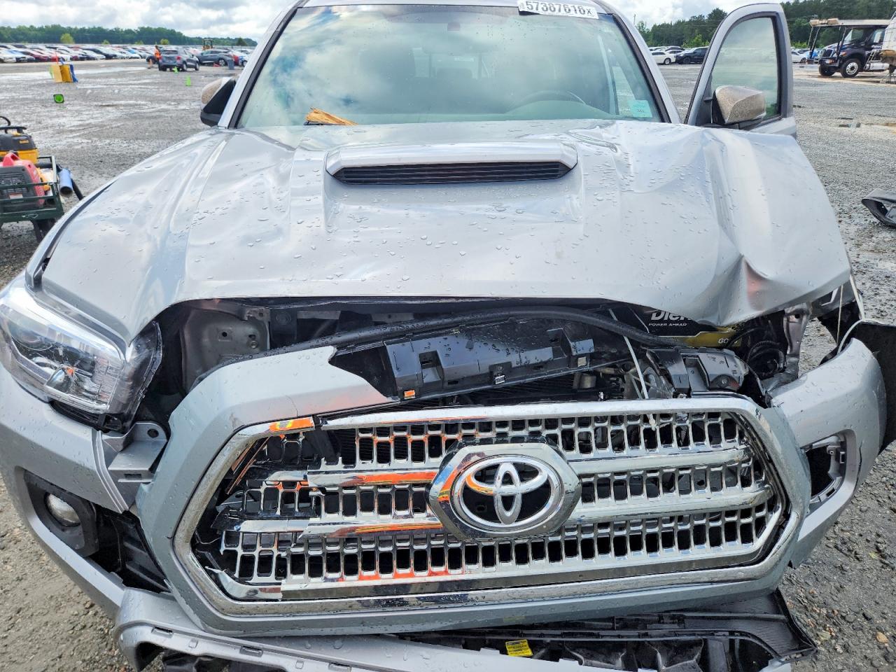 2017 TOYOTA TACOMA