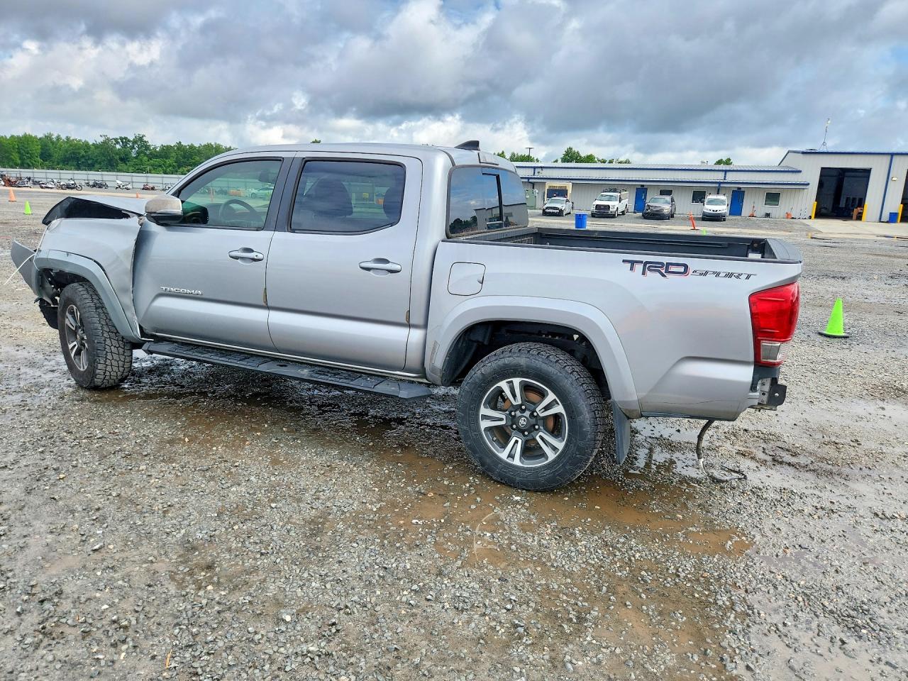 2017 TOYOTA TACOMA