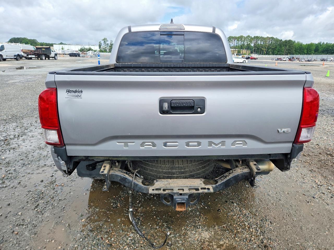 2017 TOYOTA TACOMA