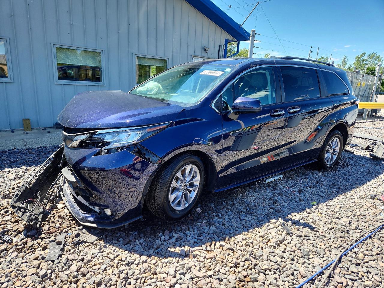 2022 TOYOTA SIENNA
