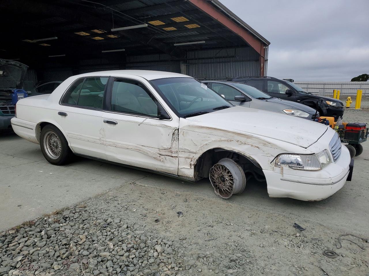 2000 FORD CROWN VIC