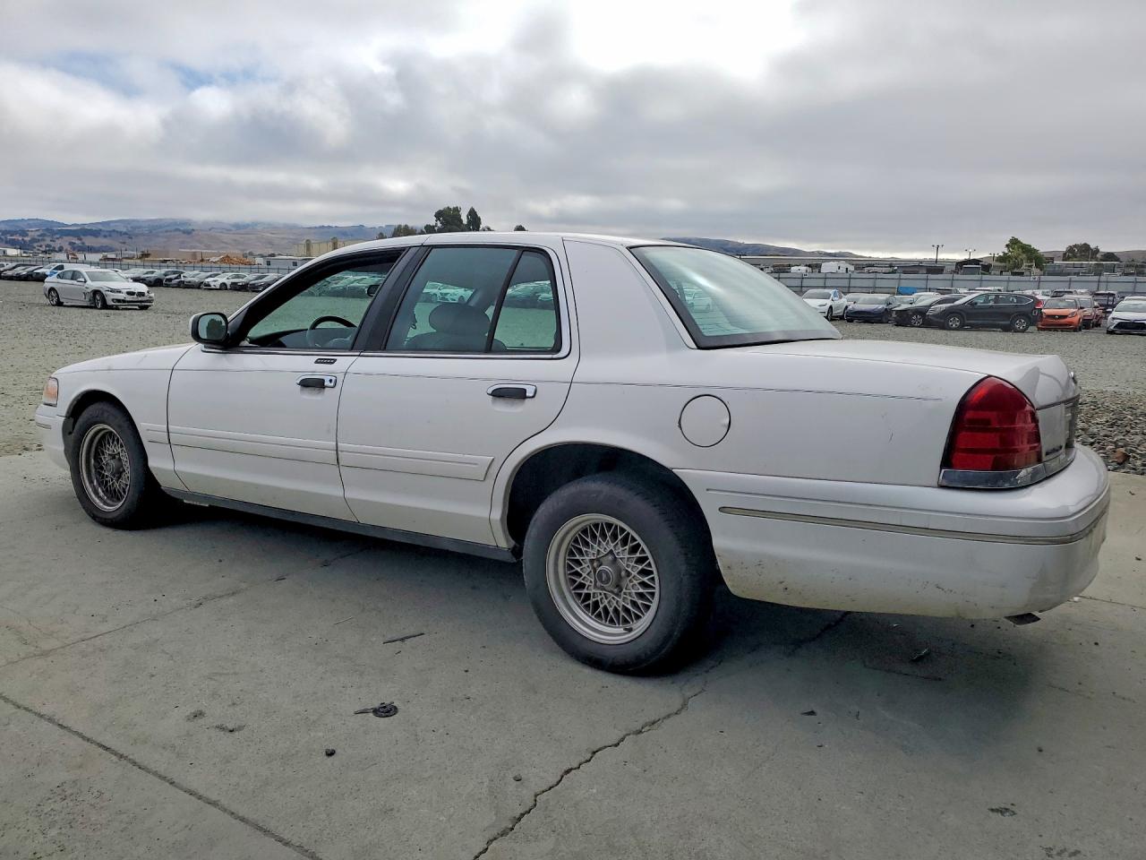 2000 FORD CROWN VIC