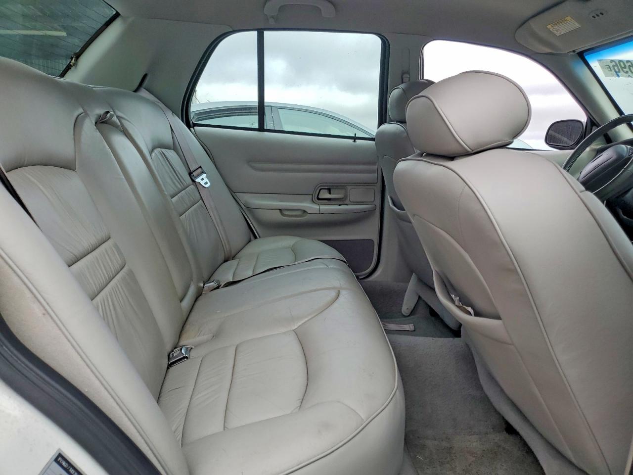 2000 FORD CROWN VIC